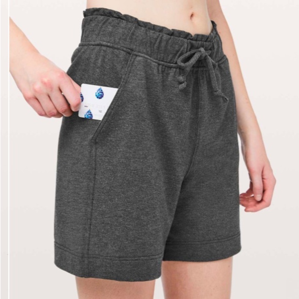 Lululemon Hello Sunday Short Heathered Mod Black Gray Size 6
